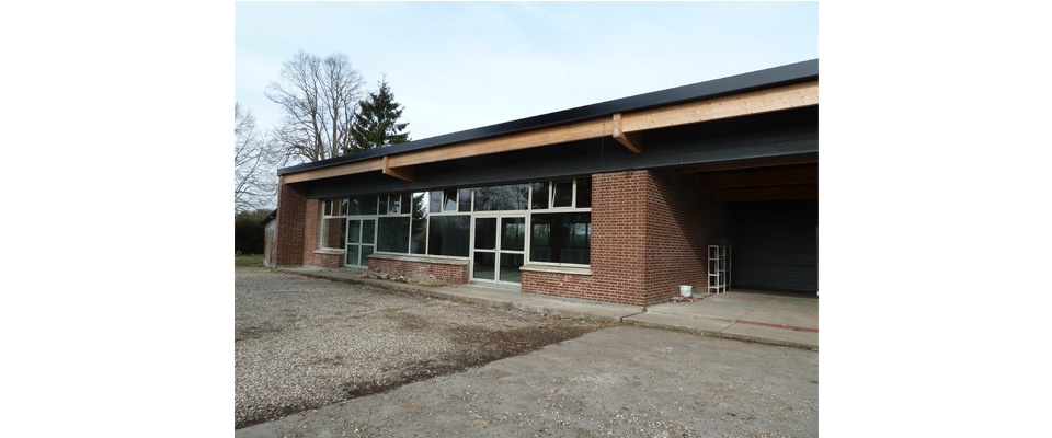 collectivité locale : Rénovation d'une ancien école en salle des fetes 2011 - point ARCHITECTE : Forges les Eaux , Deauville- Normandie