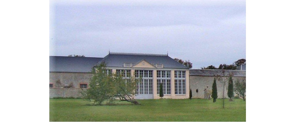 habitat (autre) : Salle de réception dans une orangerie du XVII ème siècle  - point ARCHITECTE : Forges les Eaux , Deauville- Normandie